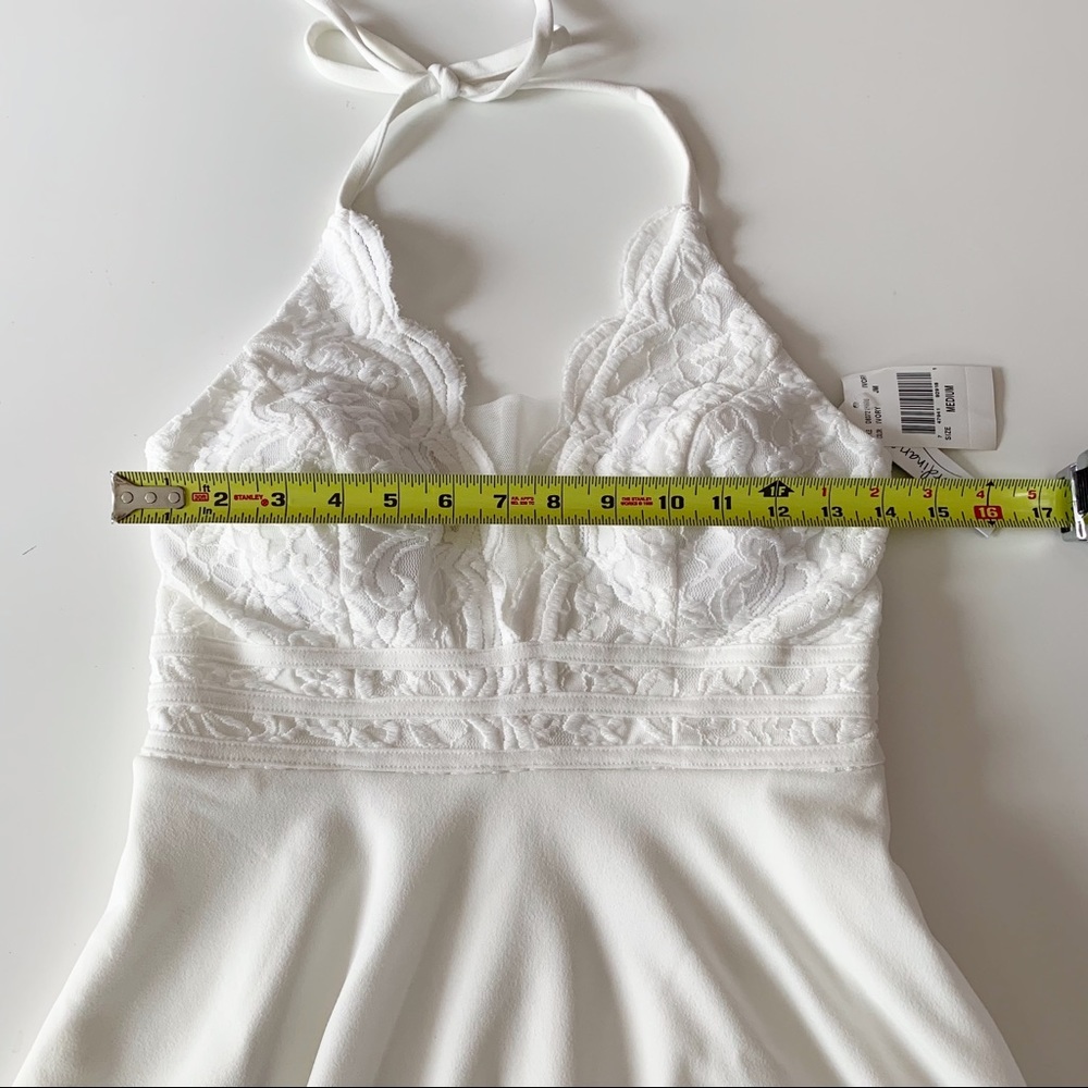 Xtraordinary halter neck scalloped lace bodice fit-and-flare dress size medium - Picture 12 of 13